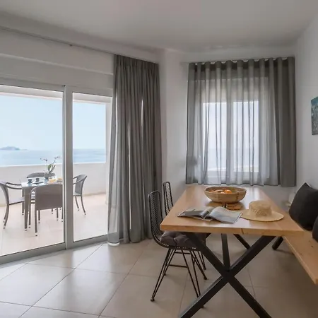 Horizon Heaven Apartamento Koumpeli